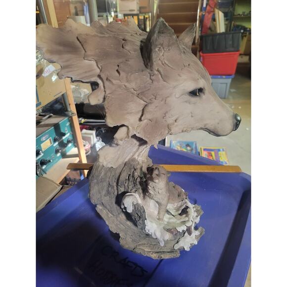 Meerchi MRH Wolf With Wolves Pups Resin Sculpture 15" Tall - Picture 7 of 16